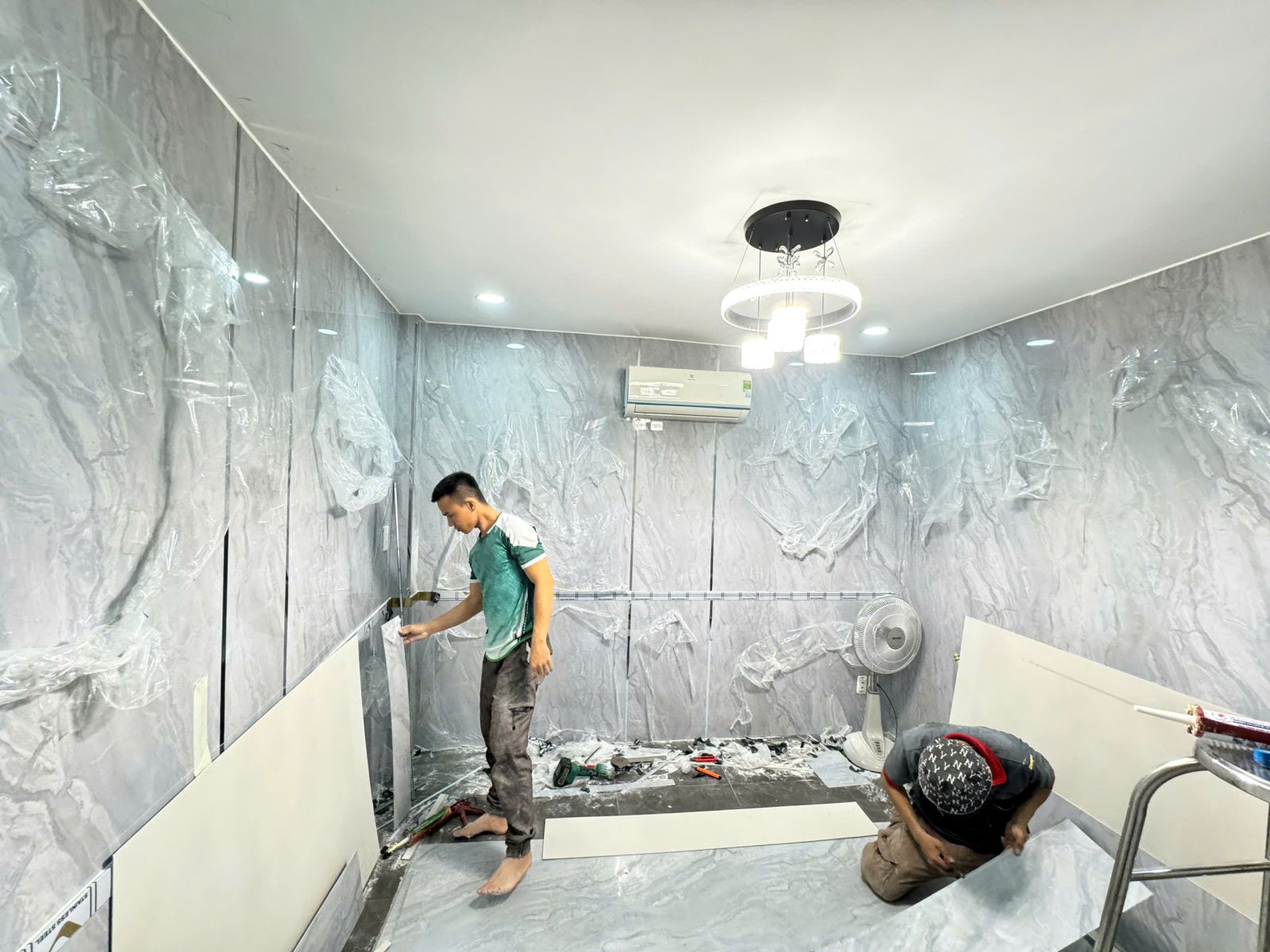 thi công ốp tường giá rẻ hcm