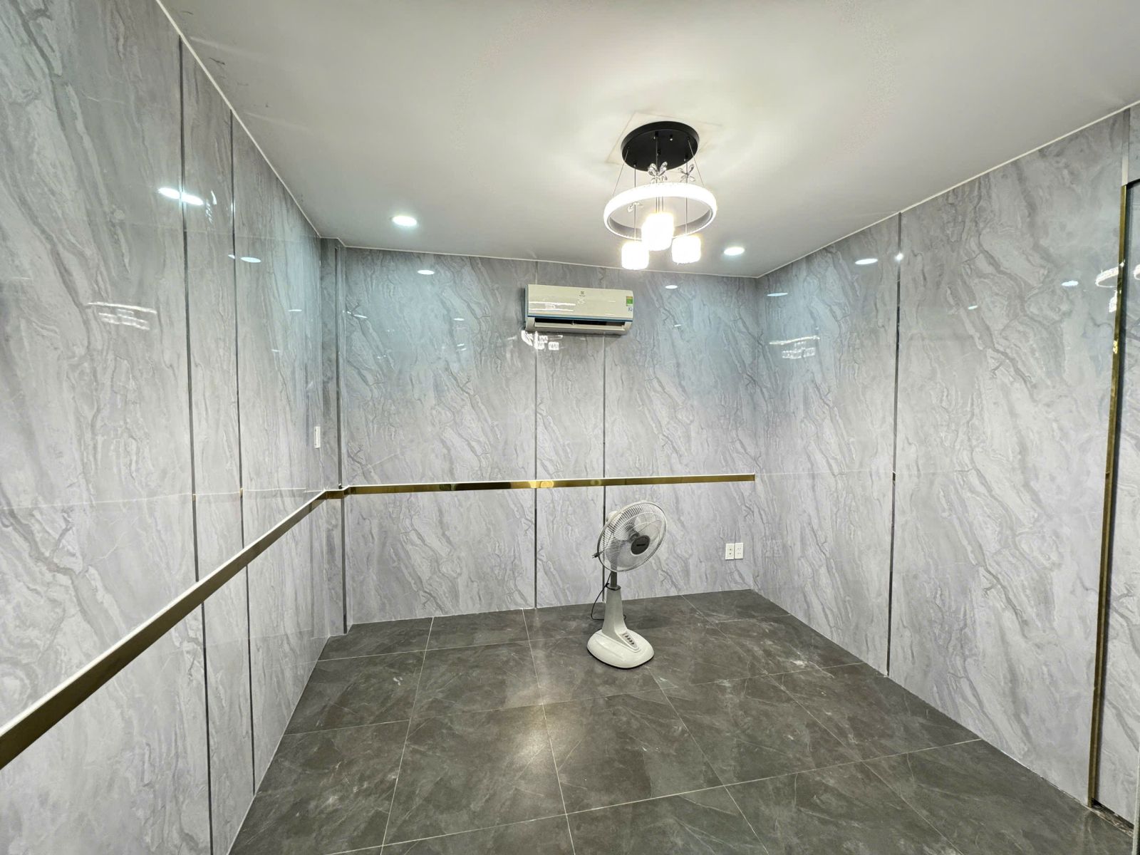 thi công ốp tường giá rẻ hcm
