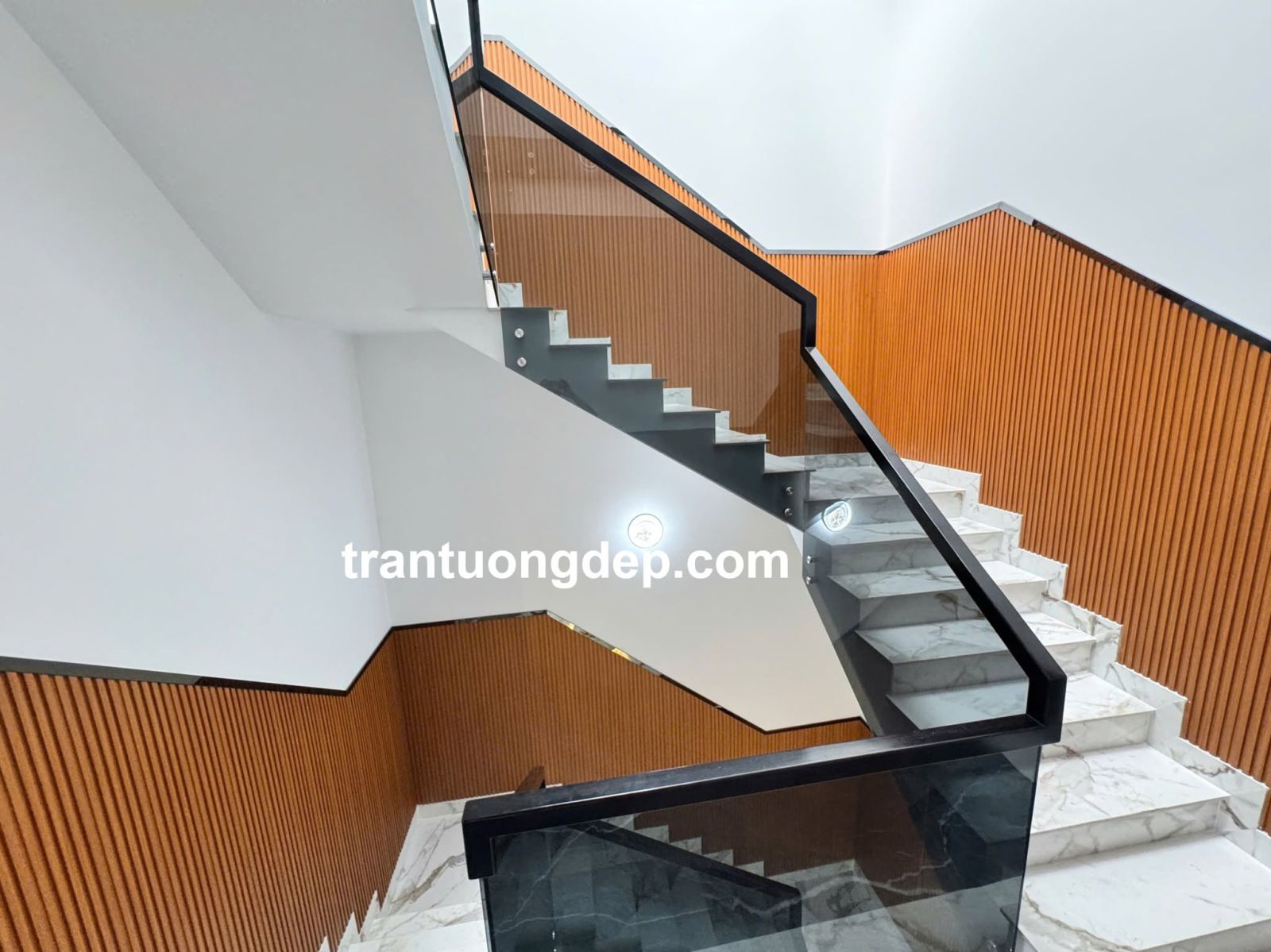 thi công ốp tường pvc giả đá đẹp hcm