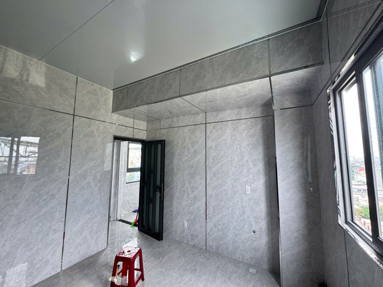 thi công ốp tường giá rẻ hcm