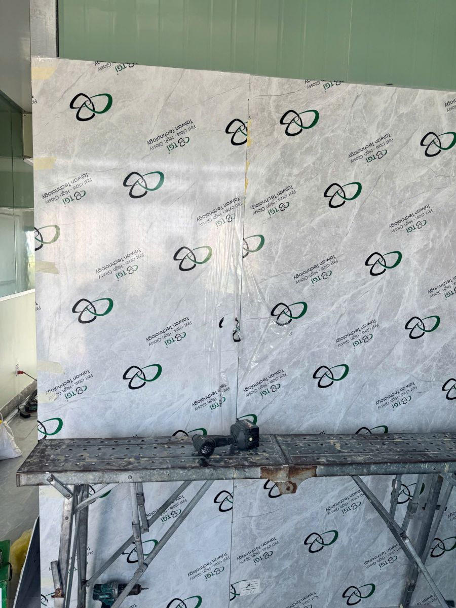 thi công ốp tường giá rẻ hcm