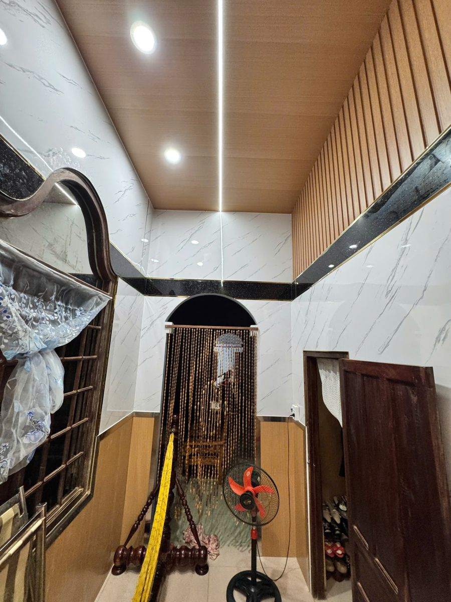 ốp tường ốp trần giá rẻ hcm